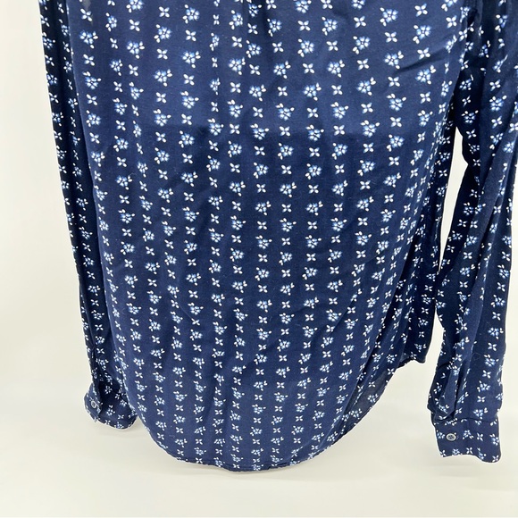 Maurices Navy Floral Print Button Down Shirt w/Open Lattice on Sleeves-Size EX - Picture 7 of 11